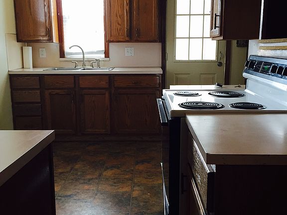 3rd image of 1228 Joosten St SW