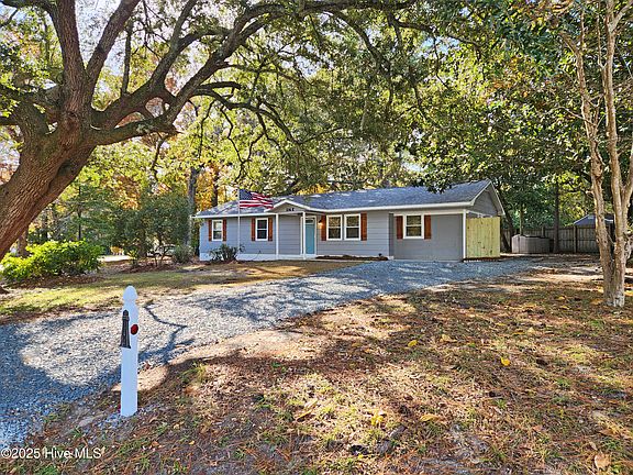 3rd image of 106 E Brandywine Circle E