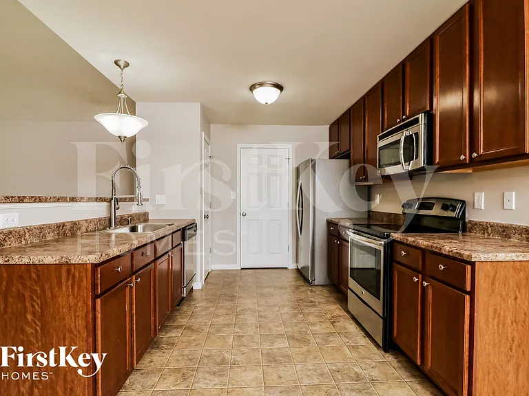 137 Boardwalk Gardens Dr — Photo 7