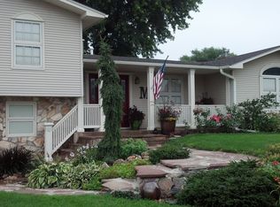 901 10th St, Henderson, NE 68371