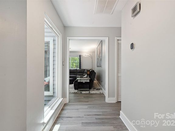 4th image of 3807 Sweetgrass Ln
