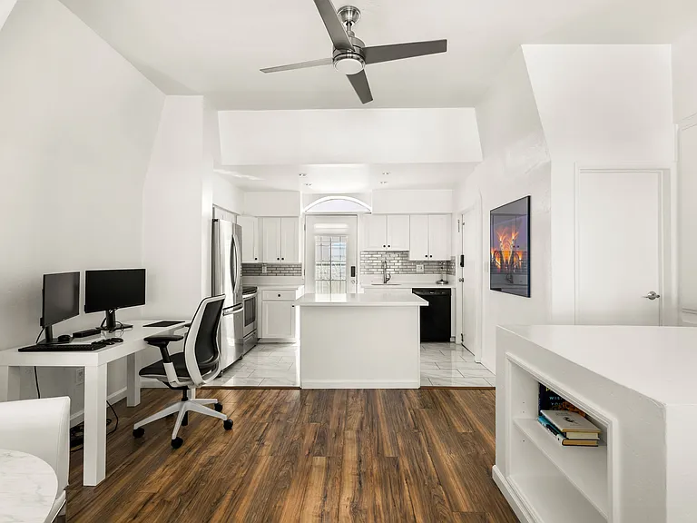 1295 Prospect St #C — Photo 12