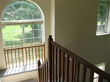 5th image of 220 Fox Hollow Dr APT 40