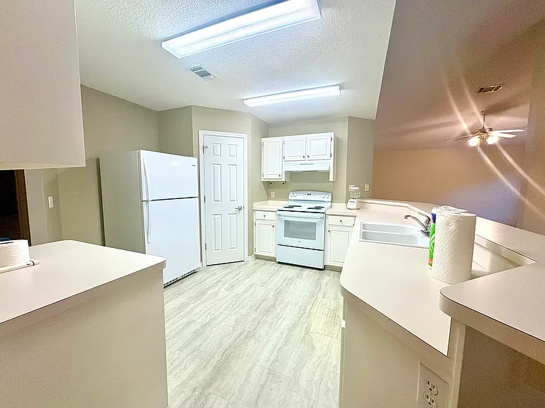6879 Cedar Ridge Cir — Photo 5