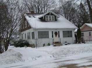 35 Stam St, Williams Bay, WI 53191