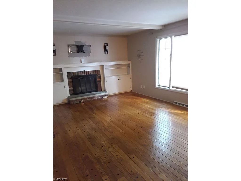4760 Dorshwood Rd photo 1