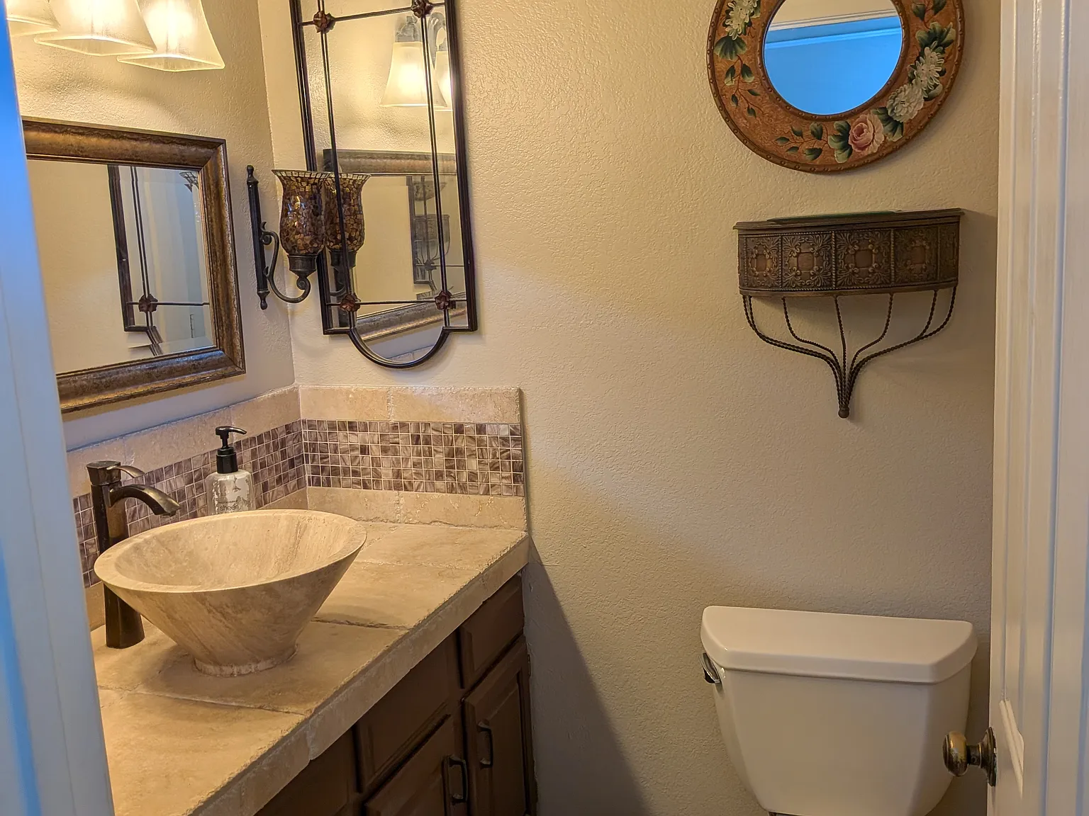 3 bed, 2.5 bath, 1302 sqft, $3,800 — Photo 4