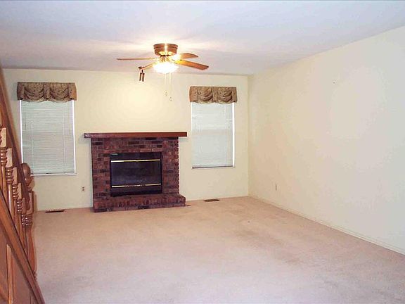3rd image of 1409 Eagles Way Ct