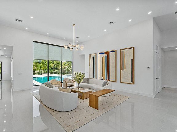5th image of 5872 Vintage Oaks Circle