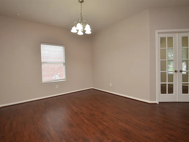 2707 Roaring Oaks Ln — Photo 7
