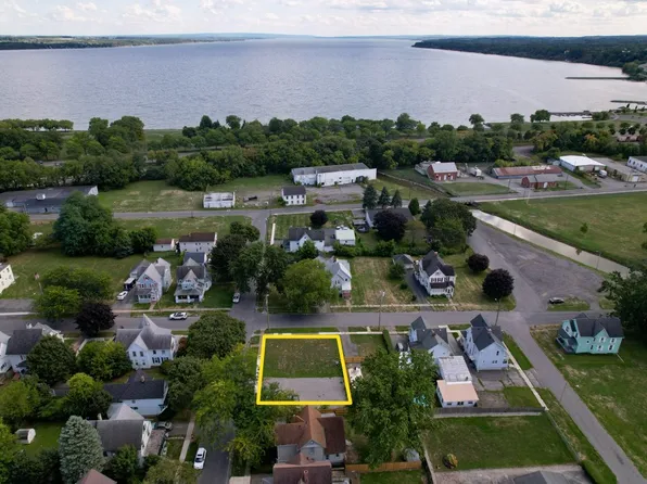 46 Hallenbeck Ave, Geneva, NY 14456