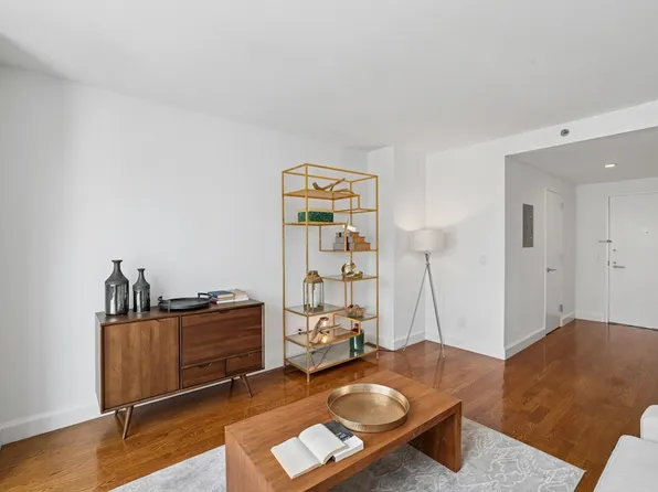 225 Schermerhorn Street image 1 of 24