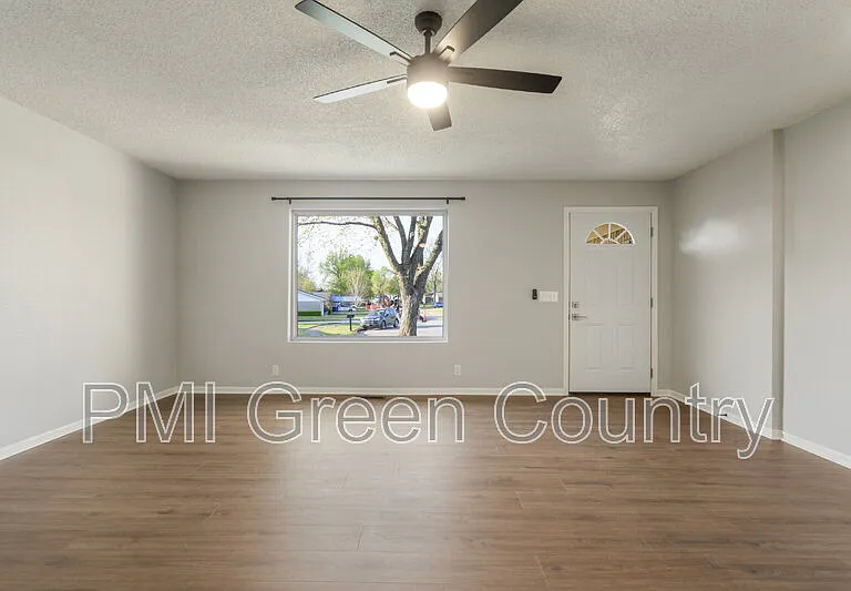 1601 S 1st Pl — Photo 4