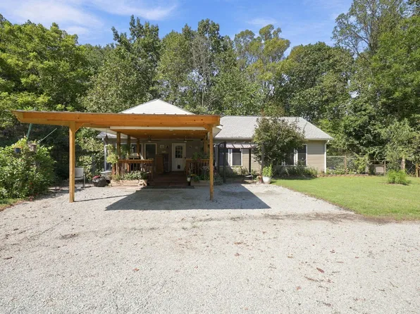 621 Griers Church Rd, Leasburg, NC 27291