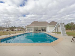 16 Sheridan Ln, Carriere, MS 39426