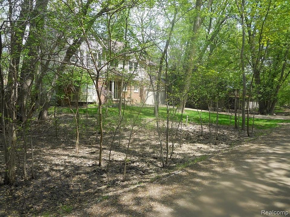 6945 Leytonstone Blvd, West Bloomfield, MI 48322 Zillow