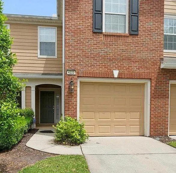 4223 Highwood Dr — Photo 1