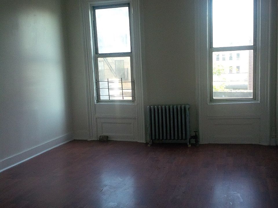 Building Photo 4