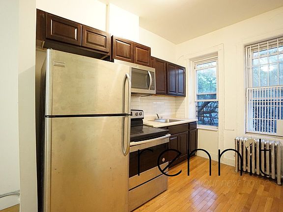 4th image of 940 Kent Ave #3F