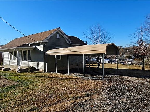 4th image of 1203 Carolina Ave