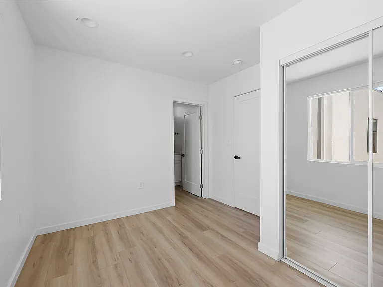 1214 S Mariposa Ave #121814 — Photo 5