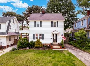 1639 Parkwood Rd, Lakewood, OH