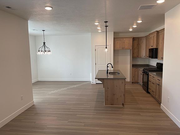 2nd image of 4147 Anasazi St