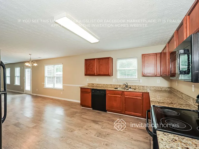 3099 Meadow Point Dr — Photo 9