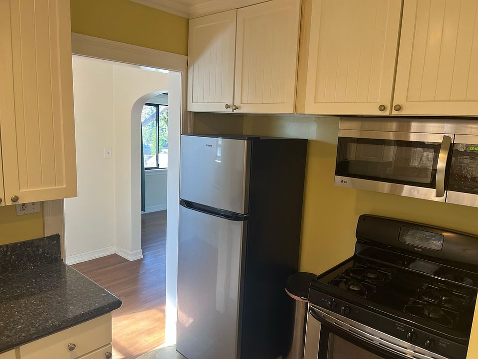 1st image of 510 Oleander Dr