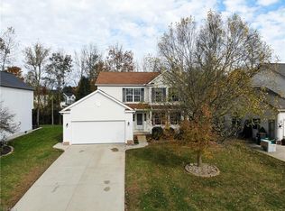 3135 Dover Dr, Akron, OH 44312