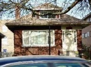 7459 N Ridge Blvd, Chicago, IL 60645