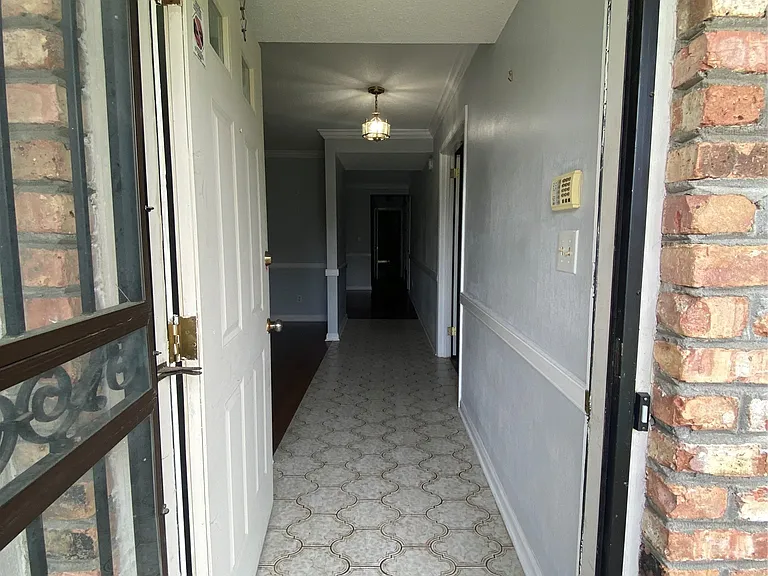 3050 Sutton Dr — Photo 2