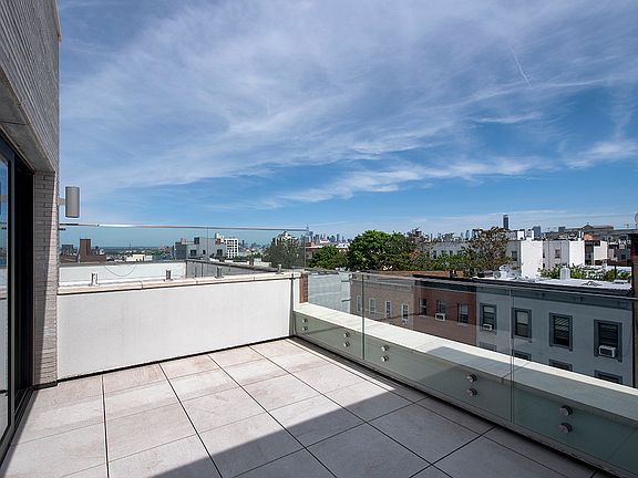 3rd image of 276 20th St Unit Penthouse 3