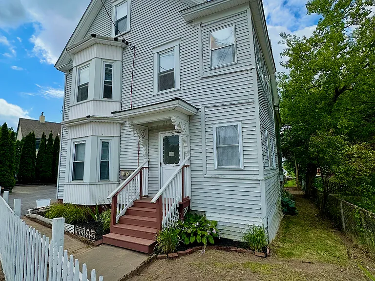 24 Malvern St #1 — Photo 2