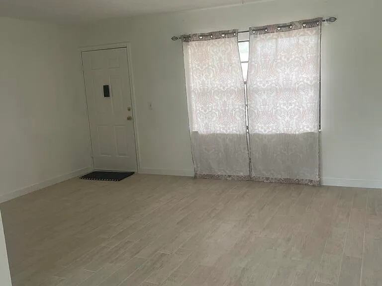 4259 Oak Terrace Dr — Photo 3