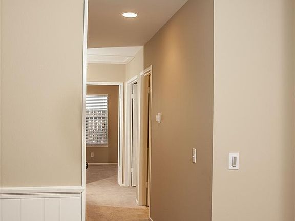 3rd image of 472 N Madreselva Ct