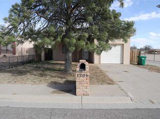 1206 N Tasker Dr, Hobbs, NM 88240