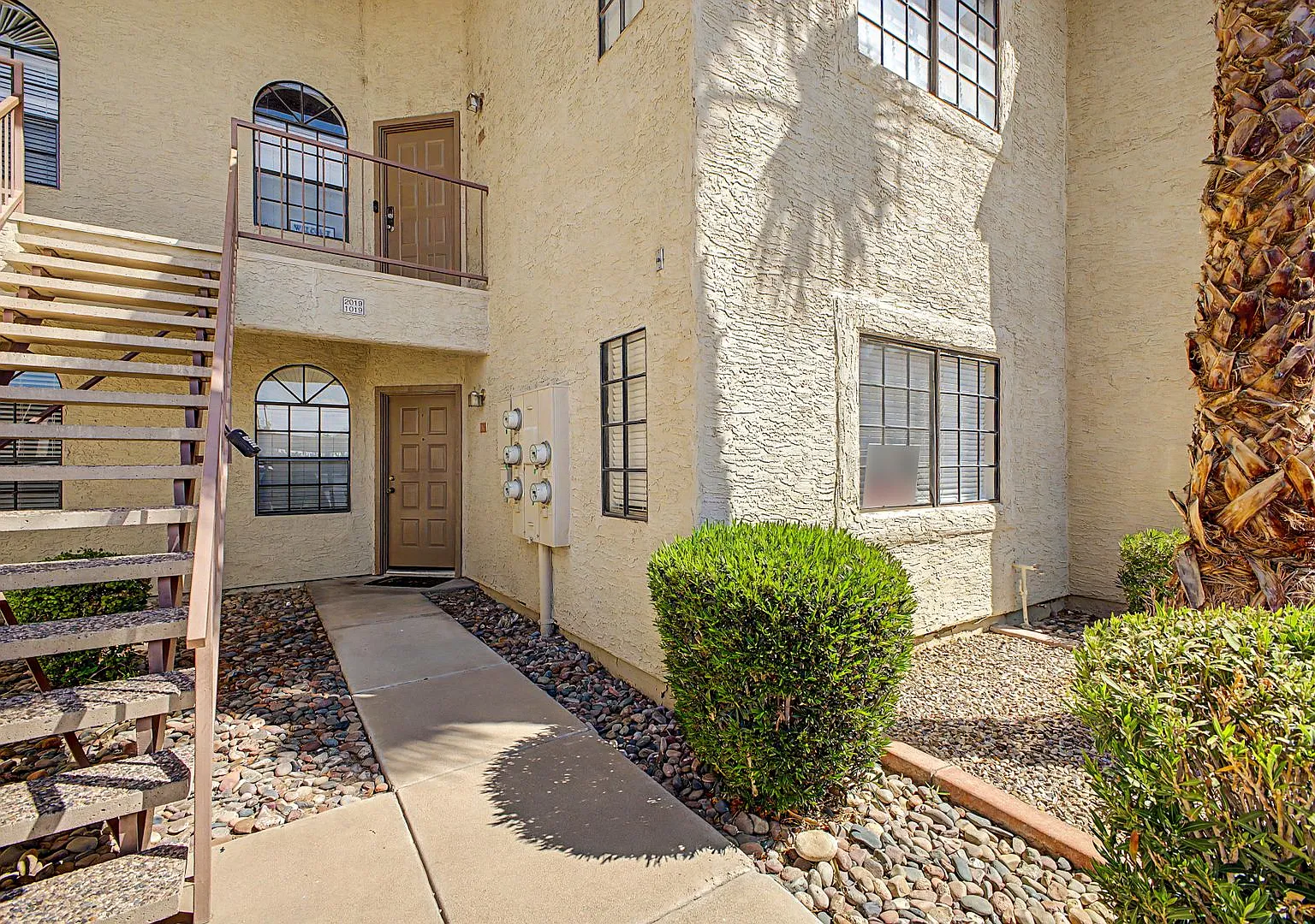 Really Cute Condo Available for Immediate Move-In — Photo 2