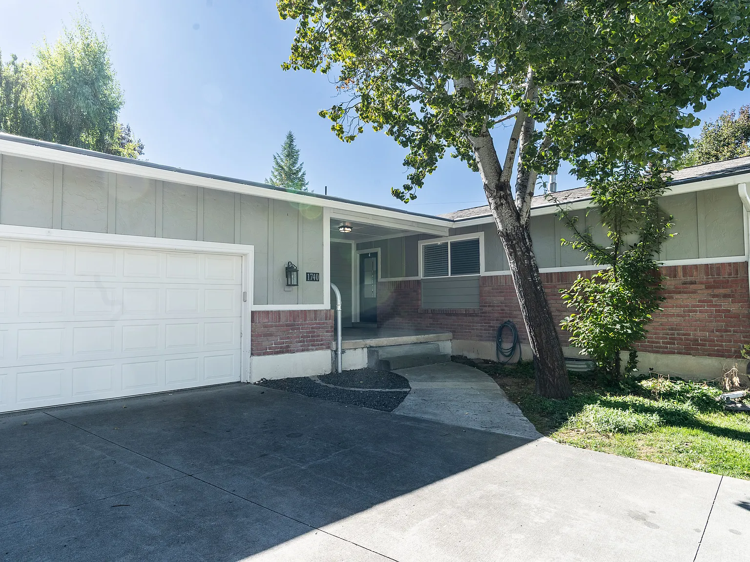 5 bed, 3016 sqft, $2,995 — Photo 2