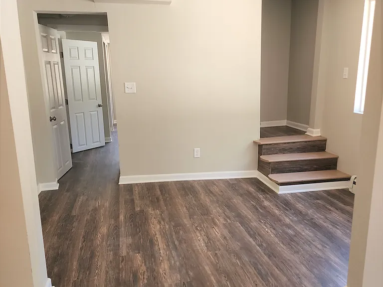 743 E Willamette Ave — Photo 2