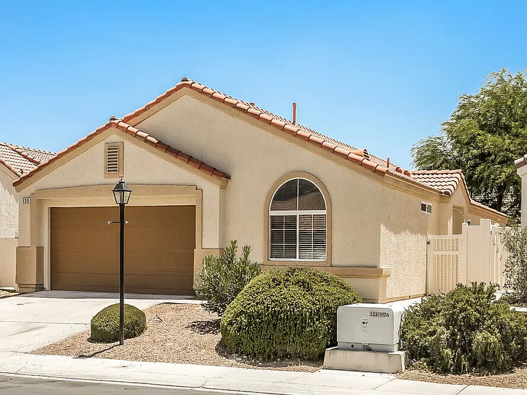 533 Regal Robin Way — Photo 3