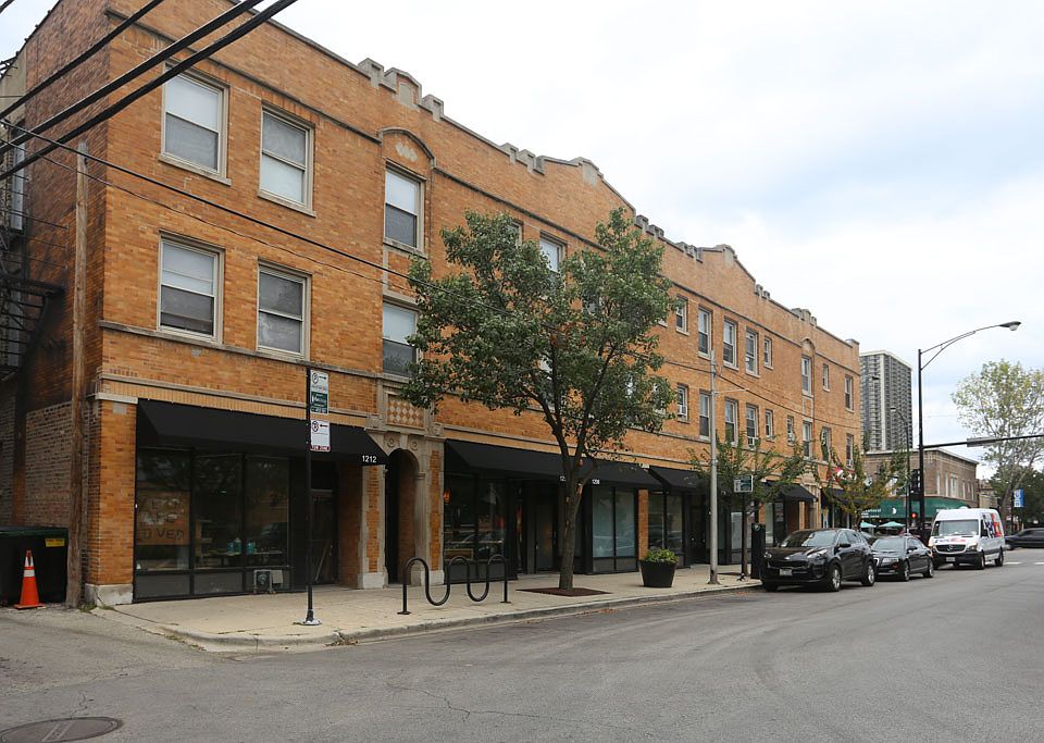 1st image of 1200 W Thorndale Ave APT 4