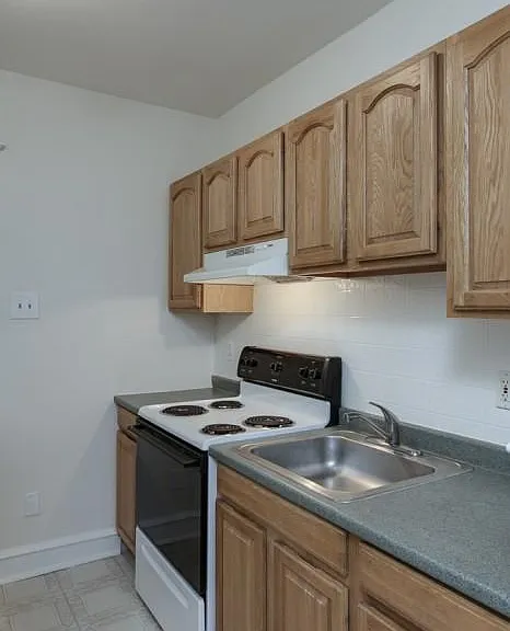 100 Morton Ave — Photo 6