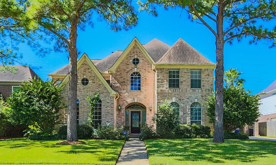 1st image of 2422 Hidden Shore Dr