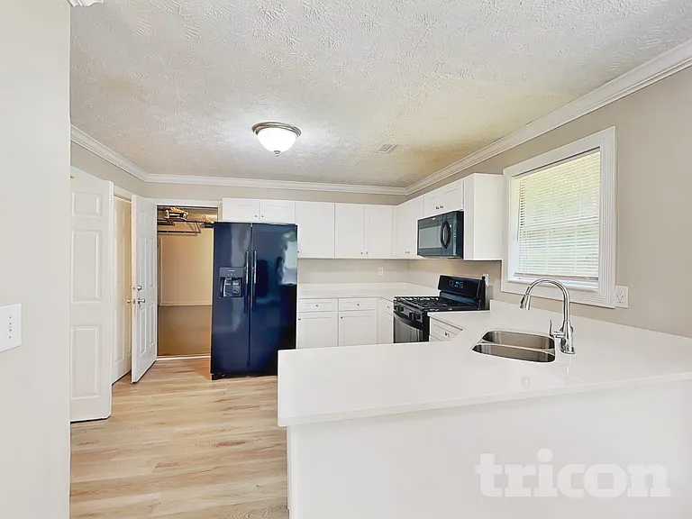 3520 Willow Tree Cir — Photo 7