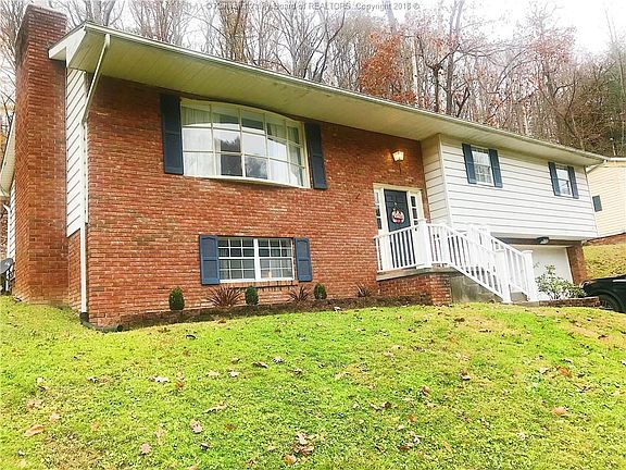 2nd image of 1598 Alexandria Pl