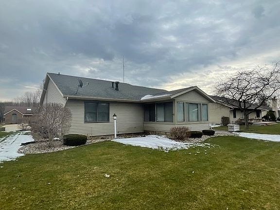 3rd image of 6119 Old English Ct