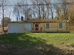 202 Harris Ln, Marion, VA 24354