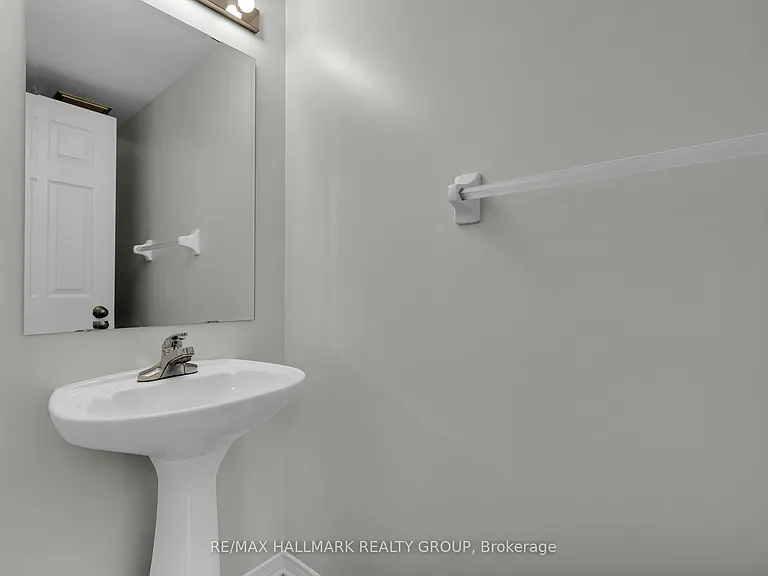 146 College Cir — Photo 4