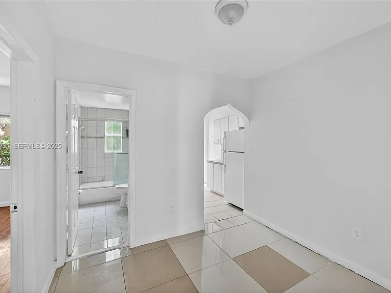 1220 Marseille Dr #5 — Photo 4